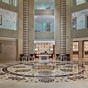 Hilton & 5* Luxor